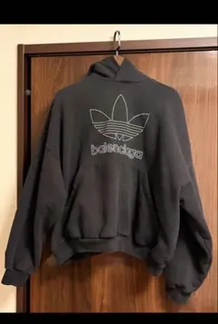 【希少】BALENCIAGA × adidas パーカー　緑　グク着用　サイズ4 希少】BALENCIAGA × adidas パーカー 緑 グク着用 サイズ4 - メルカリ