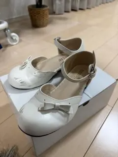 アリサナ ホワイト フォーマルシューズ