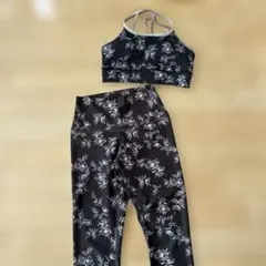 値下げしました。SUKALA ヨガウェア 上下セット Mサイズ 花柄 - メルカリ