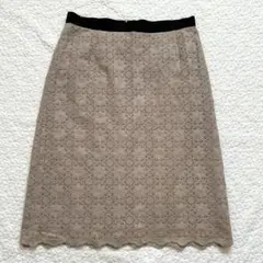 【極美品】theory luxe レース地 スカート M 膝丈　花柄　ベージュのサムネイル