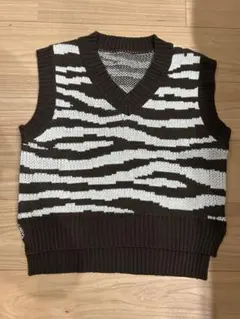 アニマル柄　ゼブラ柄 ニットベスト ダークブラウン　S