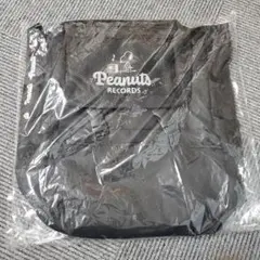 スヌーピー　フラップ型メッシュリュック　ブラックPEANUTS 2025年製