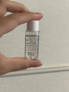 Dior スノーエッセンスオブライトマイクロローション試供品10ml