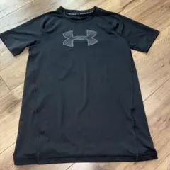 Under Armour ブラック Tシャツ