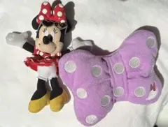 ミニーマウスのぬいぐるみキーホルダー、デイジーのリボンポーチキーホルダー　セット