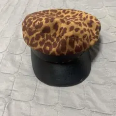 ヒョウ柄キャップ 金属ボタン付き