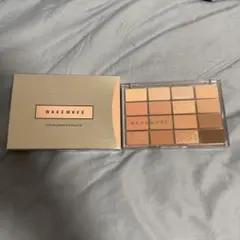 新品未使用 ウィクメイク ソフトブラーリングアイパレット 03