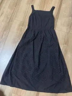 H&M イギリス刺繍ワンピースのサムネイル