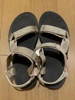 Teva ゴールド スポーツサンダル