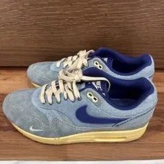 Item thumbnail for item 62d5cad4-3f37-4117-babb-7d22390c46e3