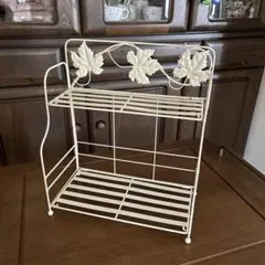 【新品】ホワイト アイアン製　ラック 2段 リーフの装飾付き