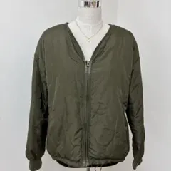イェッカヴェッカ ノーカラー中綿ジャケット カーキ ボア