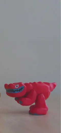 DAISUKE KONDOU 赤い恐竜フィギュア