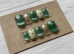 ネイルチップ　緑　グリーン　リボン　ベリーショート　手描き　マグ　推し活