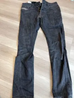 Diesel ダークグレー スリムフィットデニム