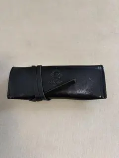 レザー メガネケース 黒 エンボスロゴ