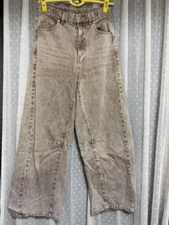ルノンキュール　バレルレッグバギーデニムパンツのサムネイル