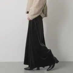 アーバンリサーチ　ベロアナローフレアスカート　ダークブラウン　タグ付き