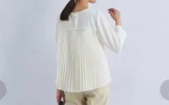 1度使用　グリーンレーベルリラクシング　パウドレ プリーツ ブラウスのサムネイル