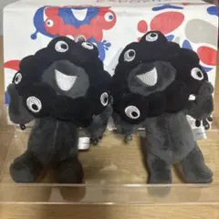 黒ミャクミャク関西万博 カラビナ付　ぬいぐるみ立ち&座りミャクミャク2体