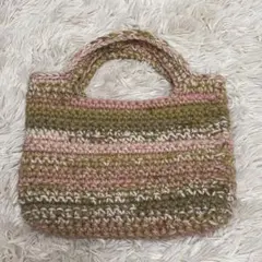 小型トートバッグ グラデーション　ハンドメイド　毛糸　かぎ針編み