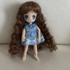 水色ドレスの青い目ドール
