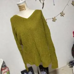 L オリーブグリーン Vネック ニット
