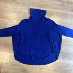 ロイヤルブルー Tシャツ