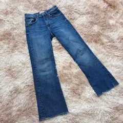ザラ ZARA（EUR34）カットオフフレアデニムパンツ ブルー クロップド丈のサムネイル