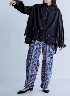 ＭＥＤＥ１９Ｆ★シフリー刺しゅうコットンシャツのサムネイル