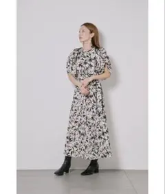 【新品タグ付き】SNIDEL 2wayスリーブプリントワンピース