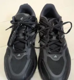美品 adidas 夏用 スニーカー オールブラック 28cmのサムネイル