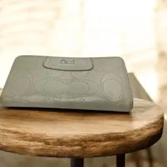 【内側綺麗】COACH コーチ 長財布 エンボス シグネチャー グレー 上品