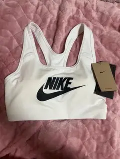 Nike ホワイト スポーツブラ