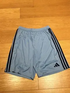 adidas ショートパンツ　スポーツウェア