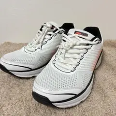 【美品】ATHREAM ランニングシューズ メンズ　メッシュ 軽量27㎝のサムネイル