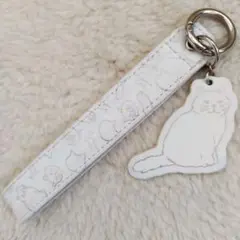 猫デザイン フェイクレザーキーホルダー　ストラップアクセサリー白　キャットグッズ