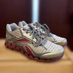 Reebok グレー/レッド スニーカー
