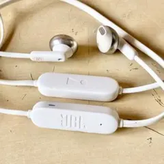 JBL TUNE215BT ワイヤレスイヤホン ホワイトのサムネイル