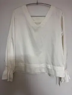 新品】JENNE ジェンヌ Vネックフラワーメローケープ⭐ホワイトLサイズ
