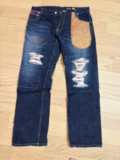 DOARAT デニムパンツ レザーポケット ダメージ加工のサムネイル