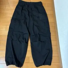美品　GUスーパーワイドカーゴパンツ　ブラック　Ｌサイズ
