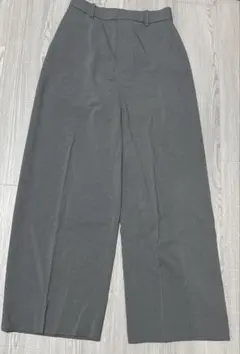 ユニクロ　感動ワイドパンツ　Sサイズ