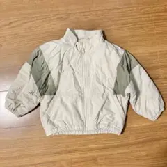 GU 中綿入りアウター　ベージュホワイト、カーキ　100cm
