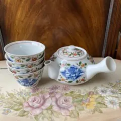 【新品】可愛い急須と湯呑み4個セット　花柄