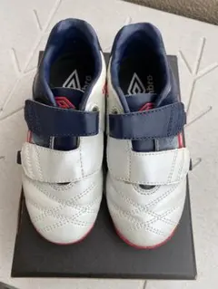 umbro アクセレイター　フットサルシューズ　16cm