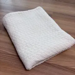 イブル クラウド柄 150×200cm アイボリー