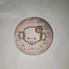 サンリオキャラクターズ　刺繍缶バッジ　こぎみゅん
