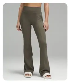 Lululemon ハイウエスト フレアパンツ オリーブグリーン