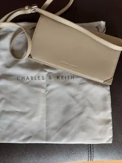 チャールズアンドキース　ショルダーウォレット　極美品